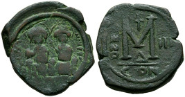 JUSTINO II Y SOFIA. Follis. (Ae. 15,62g/31mm). 567-568 d.C. Constantinopla. (Seaby 360). Anv: Justino II y Sofía estantes de frente, alrededor de la l...
