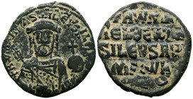 CONSTANTINO VII Porphyrogenitus y ROMANO I. Follis. (Ae. 5,99g/26mm). 913-959 d.C. Constantinopla. (Seaby 1760). Anv: Busto coronado de Constantino VI...