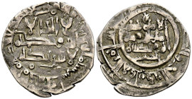CALIFATO DE CÓRDOBA, Hisham II. Dirham. (Ar. 3,40g/24mm). 394H. Madinat Fez / مدينة فاس. (Vives 659). Citando el título de al-Hayib en la IIA. MBC.
...