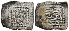 MERINÍES. Anonimo. 1/2 Dirham. (Ar. 0,80g/16mm). 823-869H. Madinat Asilah / بمدينة اصيلا. (Hohertz 881, marcado como RR). Anv: Nuestro líder es / Dios...