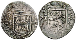 FELIPE II (1556-1598). Cuartillo. (Ae. 2,15g/23mm). S/D. Cuenca. (Cal-2019-79). Castillo entre armiño y G. Para algunos investigadores estamos ante un...