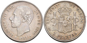 ALFONSO XII (1874-1885). 2 Pesetas. (Ar. 9,93g/27mm). 1881 *18-81. Madrid MSM. (Cal-2019-27). MBC. Preciosa pátina dorada, especialmente en reverso.
