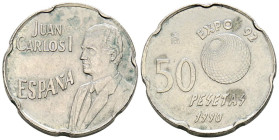 JUAN CARLOS I (1975-2014). 50 Pesetas. (Cu-Ni. 5,53g/20mm). 1990. (Cal-2019-111). Error del Pantógrafo (Busto y globo terraqueo más grandes). MBC+.