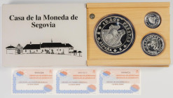 JUAN CARLOS I (1975-2014). Casa de la Moneda de Segovia. 2001. FNMT. Serie Plata con 3 valores: 10.000, 2000 y 500 Pesetas. PROOF. Incluye estuche ori...