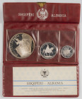 ALBANIA. Estuche original compuesto por 3 valores de Lekë (25,10 y 5). 1968. 500 Aniversario de la muerte del Príncipe Skanderbeg. Piezas en plata pur...