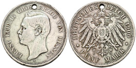 ALEMANIA. Ernesto Ludwig (1892-1918). 5 Marcos. (Ar. 27,53/38mm). 1900. Berlín A. (Km#369). MBC-. Perforación.
