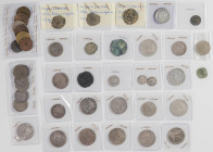 ESPAÑA. Muy interesante conjunto formado por decenas de monedas acuñadas por distintos reyes de la Monarquía Española desde el siglo XVI hasta el sigl...