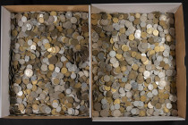 ESPAÑA. Colección formada por centenares de monedas acuñadas entre los periodos del Centenario de la Peseta y el reinado de Juan Carlos I. En el lote ...