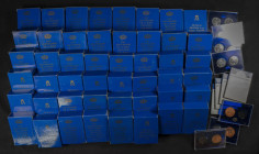 CONTEMPORÁNEO. Lote de 48 estuches de 500 Pesetas Así nace una moneda". XXV Aniversario de la Boda Real. 1987. FNMT. El lote se presenta incompleto fa...