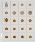MONEDAS MUNDIALES. Excelente colección de más de 700 monedas, fundamentalmente del siglo XX, expuesta en 3 ábumes y con una gran variedas de países re...
