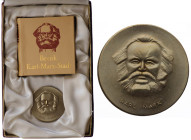 Niemcy, pamiątkowy medal z wizerunkiem KARLA MARXA - w oryginalnym etui z okolicznościową książeczką