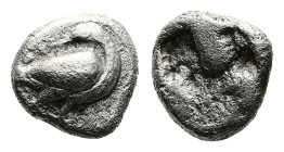 Macedon. Eion, circa 480-470 BC. AR Diobol (9 mm, 0.78 g.). Goose standing to right, head turned to left, two pellets to front. Rev. Rough incuse squa...