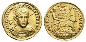 Constantius II, 337-361. Gold Solidus (20,5 mm, 4.30 g.). Antioch mint, 5th officina. Struck AD 355-361. Pearl-diademed, draped, and cuirassed bust le...