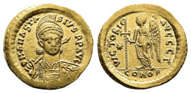 Anastasius I. 491-518 AD. Gold Solidus, (21 mm. 4,49 g.). Constantinople. D N ANASTASIVS P P AVG, helmeted and cuirassed bust, three-quarters facing t...