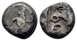ACHAEMENID KINGS of PERSIA.Time of Xerxes II to Artaxerxes II.(Circa 420-350 BC). Sardes.Siglos.

Obv : Persian king or hero, wearing kidaris and ka...