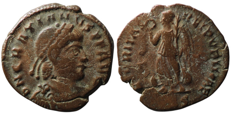 Gratian (AD 367-383)
AE Follis (19mm, 2,03g)