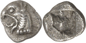 GRÈCE ANTIQUE - GREEK
Ionie, Phocée. Obole ND (521-478 av. J.-C.), Phocée.
Av. Tête de griffon à gauche. 
Rv. Carré creux quadripartite.
SNG Von A...