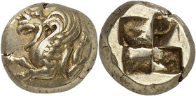 GRÈCE ANTIQUE - GREEK
Ionie, Phocée. Hecté d’électrum (sixième de statère) ND (520-478 av. J.-C.), Phocée.
Av. Protomé de griffon à gauche ; derrièr...