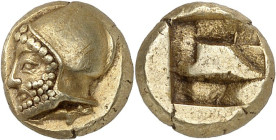 GRÈCE ANTIQUE - GREEK
Ionie, Phocée. Hecté d’électrum (sixième de statère) ND (521-478 av. J.-C.), Phocée.
Av. Tête barbue et casquée à gauche ; au-...