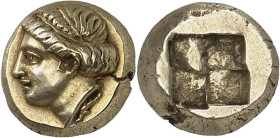 GRÈCE ANTIQUE - GREEK
Ionie, Phocée. Hecté d’électrum (sixième de statère) ND (477-388 av. J.-C.), Phocée.
Av. Tête de nymphe ou de Déméter à gauche...