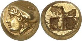 GRÈCE ANTIQUE - GREEK
Ionie, Phocée. Hecté d’électrum (sixième de statère) ND (478-387 av. J.-C.), Phocée.
Av. Tête féminine à gauche, aux mèches bo...