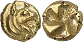 GRÈCE ANTIQUE - GREEK
Ionie, cité indéterminée. 1/24e de statère ND (625-522 av. J.-C.).
Av. Tête de griffon à droite. 
Rv. Carré creux en ailes de...