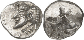 GRÈCE ANTIQUE - GREEK
Espagne, Emporion. Trihémiobole ND (450-425 av. J.-C.), Emporion.
Av. Protomé de taureau androcéphale à gauche, avec coiffure ...