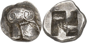GAULE - CELTIC
Massilia - Marseille. Hémiobole au casque ionien ND (500-475 av. J.-C.), Marseille.
Av. Casque ionien à droite. 
Rv. Carré creux irr...