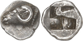 GAULE - CELTIC
Massilia - Marseille. Hémiobole à la tête de bélier à gauche ND (500-475 av. J.-C.), Marseille.
Av. Tête de bélier à gauche. 
Rv. Ca...