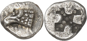 GAULE - CELTIC
Massilia - Marseille. Hémiobole à la tête de bélier à gauche ND (470-460 av. J.-C.), Marseille.
Av. Tête de bélier à gauche. 
Rv. Cr...