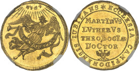 ALLEMAGNE - GERMANY
Kempten (ville de). Ducat, commémoration du premier Jubilé de Luther (primus Jubilaeus Lutheranus) 1717.
Av. Dans le ciel, sous ...