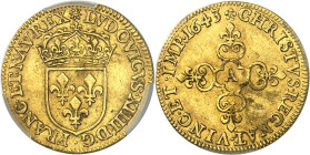 FRANCE / CAPÉTIENS - FRANCE / ROYAL
Louis XIV (1643-1715). Écu d’or au soleil 1643, A, Paris.
Av. (à 12 h) LVDOVICVS. XIIII. D: G - FRANC. ET. NAV. ...