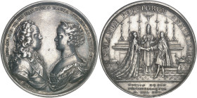 FRANCE / CAPÉTIENS - FRANCE / ROYAL
Louis XV (1715-1774). Médaille, mariage de Louis XV et Marie Leszczynska à Fontainebleau, par Jean Duvivier et Je...