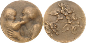 FRANCE - FRANCE
IIIe République (1870-1940). Médaille, Caresses, par O. Yencesse, SAMF n° 170 1904, Paris.
Av. Un jeune enfant caresse les joues de ...