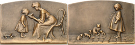 FRANCE - FRANCE
IIIe République (1870-1940). Médaille, le goûter ou le bol de lait par Geneviève Granger, SAMF (sans numéro) 1907, Paris.
Av. Assise...