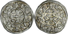 France - Normandie - Richard 1er - Denier au temple

SUP

Richard 1er (960-980). A/ + RICARDVSI. Croix cantonnée de quatre besants. 

R/ ROTOMAG...