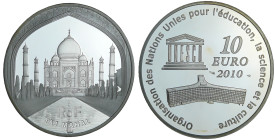 France - Lieux et monuments du monde - Belle Épreuve de 10 euro - Taj Mahal 2010

BE

 Ar ; 22.2 gr ; 37 mm

Monnaie présentée dans son écrin av...