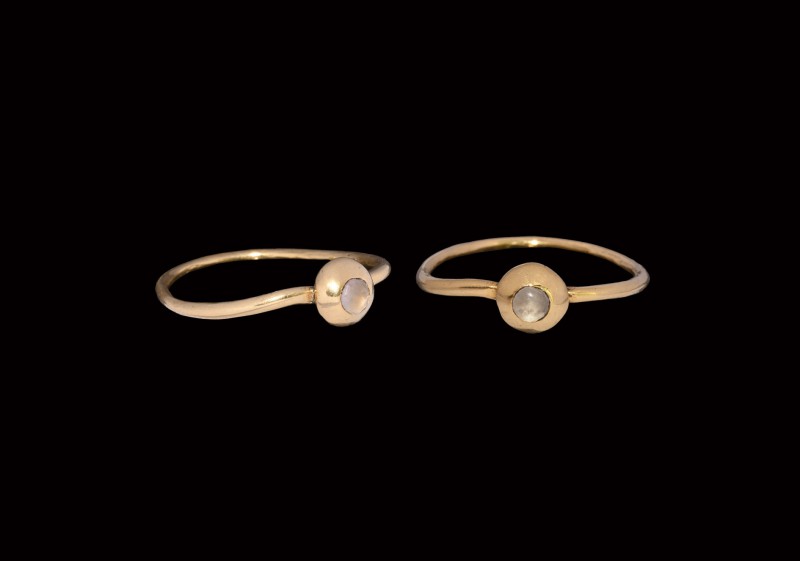 Medieval Gold Ring with Cabochon
12th-13th century AD. A gold ring with slender...