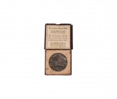 World Commemorative Medals - World War I - Lusitania - Boxed British Replica 'German' Medal
Circa 1915-1918 AD. Cast iron. Obv: passengers buying tic...