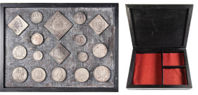 VARIE - Oggetti di antiquariato Scatola con monete (replica) della Polonia

Status: Buono

Notes: