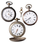 VARIE - Orologi da taschino Lotto di 3 orologi da revisionare, uno in AG

Status: Discreto

Notes: