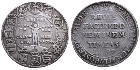Braunschweig-Wolfenbüttel 
Herzogtum. Heinrich Julius, 1589-1613
Wahrheitstaler
1597
Goslar

Vs: Christus stehend von vorn mit erhobenen Armen, ...