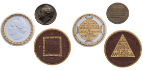 Dresden 
Set aus zwei Steingut-Medaillen und einer Bronze-Medaille
1923

auf die Goethe-Gedenkfeier in Pößneck. Braune Steingutmedaille mit Rand, ...