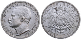 Hessen 
Großherzogtum. Ernst Ludwig, 1892-1918
3 Mark
1910
A Berlin

Vs: Kopf des Großherzogs Ernst Ludwig nach links, unten Münzstättenbuchstab...