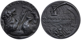 Krieg und Frieden 
Erster Weltkrieg, 1914-1918
Satirische Eisen-Gussmedaille
1917

auf die Einnahme von Riga durch deutsche Truppen und den bevor...