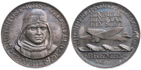 Luft- und Raumfahrt 
Luftfahrt
Silber-Medaille
1928

auf den ersten Ost-West-Transatlantikflug
Vs: Brustbild von Hermann Köhl von vorn mit Flieg...