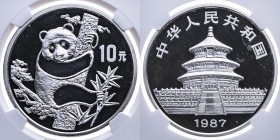 China 
Volksrepublik, seit 1949
10 Yuan
1987

Vs: Panda auf einem Baum
Rs: Tempel des himmlischen Friedens

Auflage: 30720
Material: Silber ...