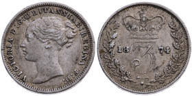 Großbritannien 
Königreich. Victoria, 1837-1901
3 Pence
1874

Vs: Kopf mit Diadem n. l.
Rs: Bekrönter Wert in Kranz

Material: Silber 925

G...