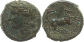 Sizilien 
Syrakus
Hiketas, 288-279 v.Chr
AE 21.0

Vs: Kopf der Persephone n. l., Beizeichen Ähre
Rs: Biga n. r., oben Stern

Material: Bronze ...