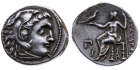 Makedonien 
Königreich
Alexander III. der Große, 336-323 v.Chr
Drachme
um 319-305 v.Chr.
Magnesia ad Maeandrum.

(posthume Prägung)
Vs: Kopf d...